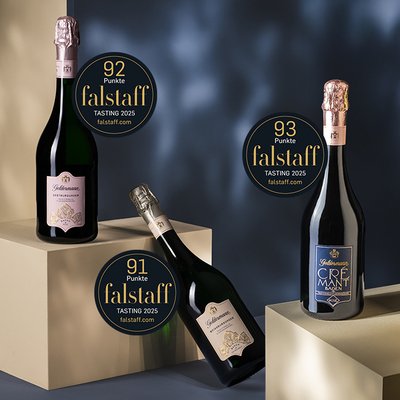 Jeweils eine Flasche der Falstaff Sparkling Special 2025 ausgezeichneten Geldermann Cuvées
