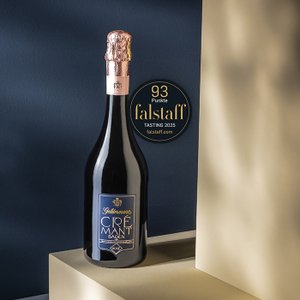 Eine Flasche des Geldermann Crémant Baden Rosé Brut mit der Auszeichnung von 93 Punkten des Falstaff Sparkling Tasting 2025
