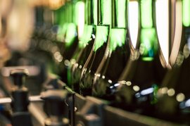 Geldermann Hautnah: Sektflaschen in der Qualitätssicherung